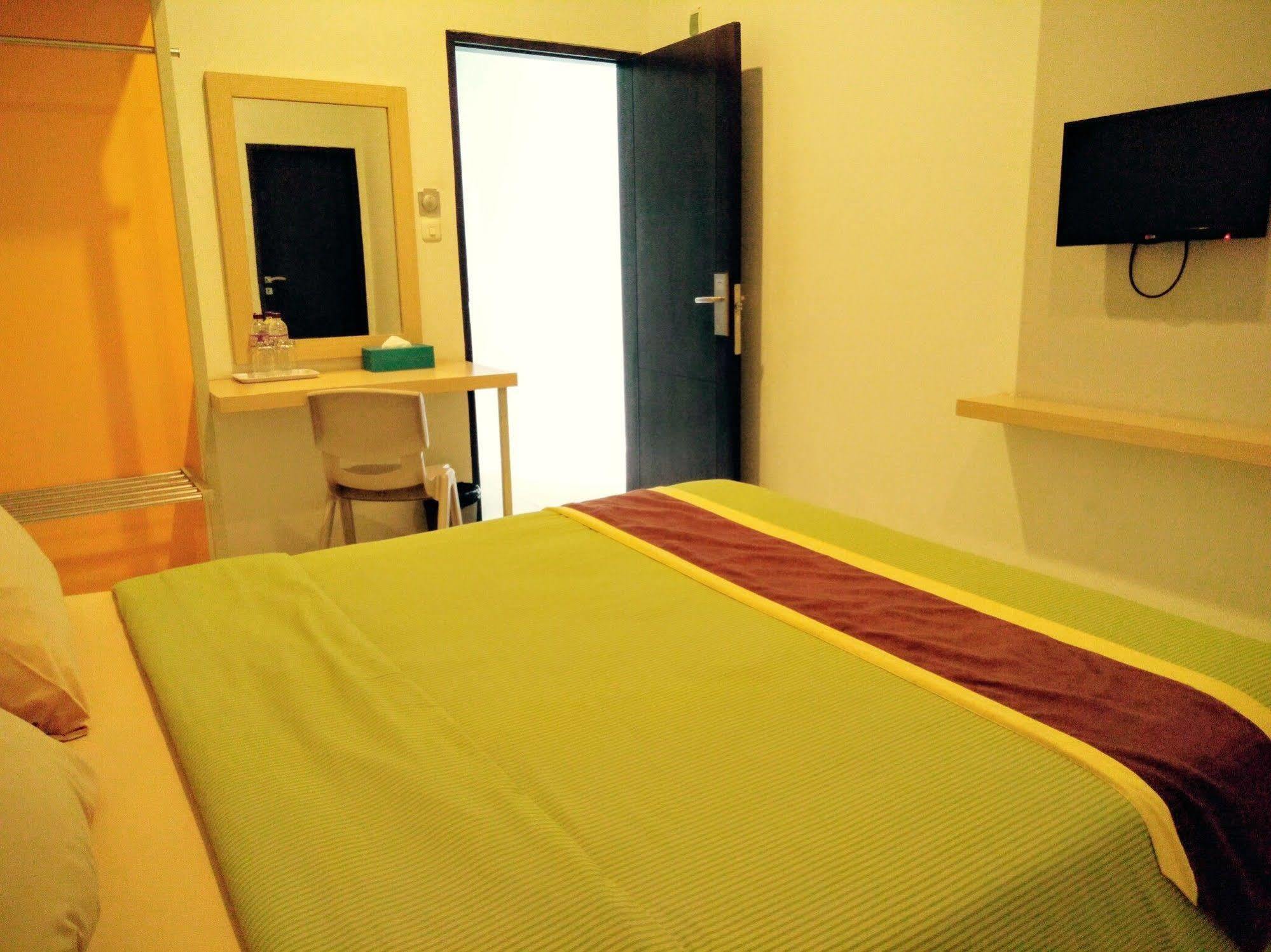 Sentra Inn Bandung Exterior photo