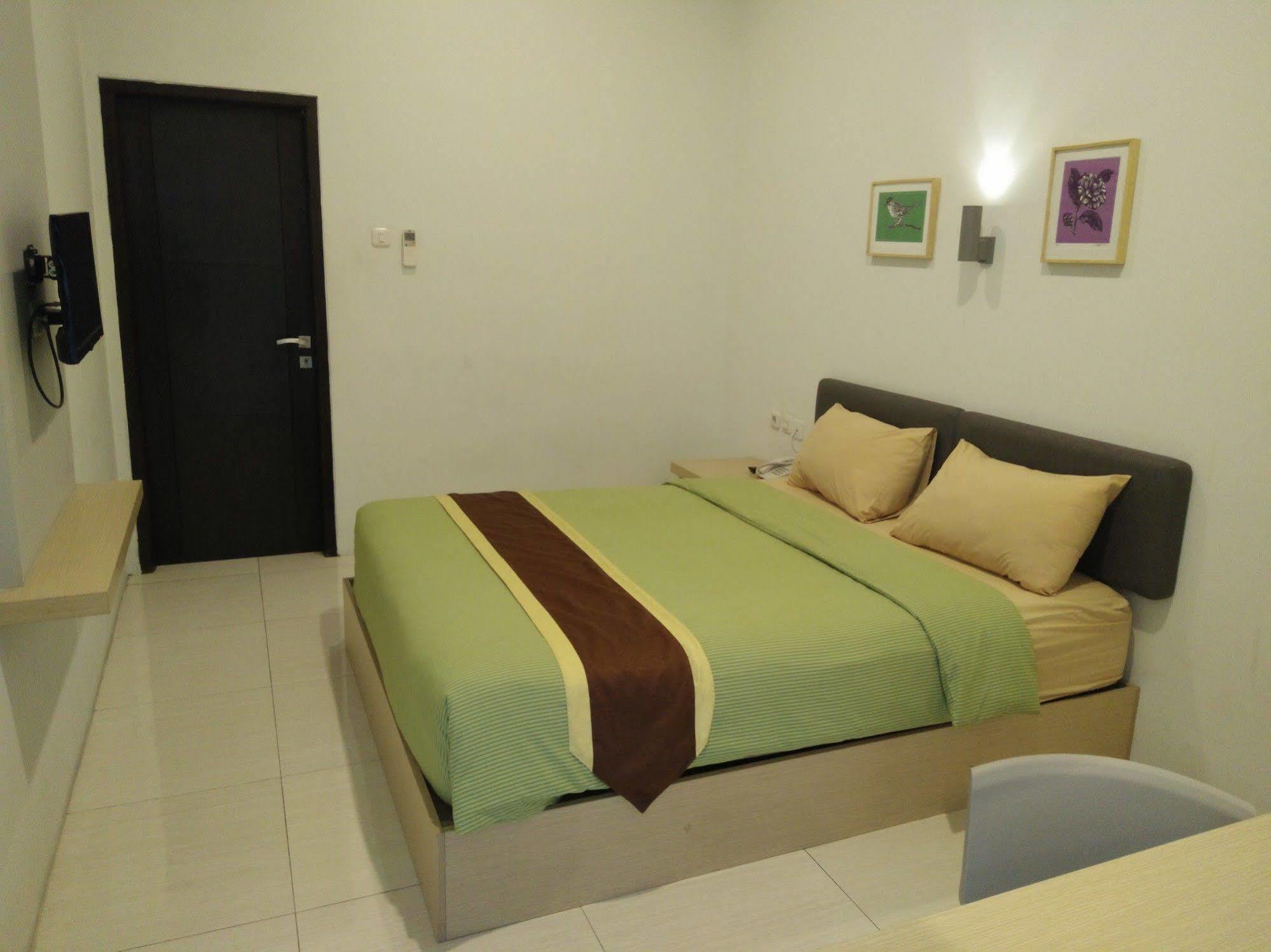 Sentra Inn Bandung Exterior photo