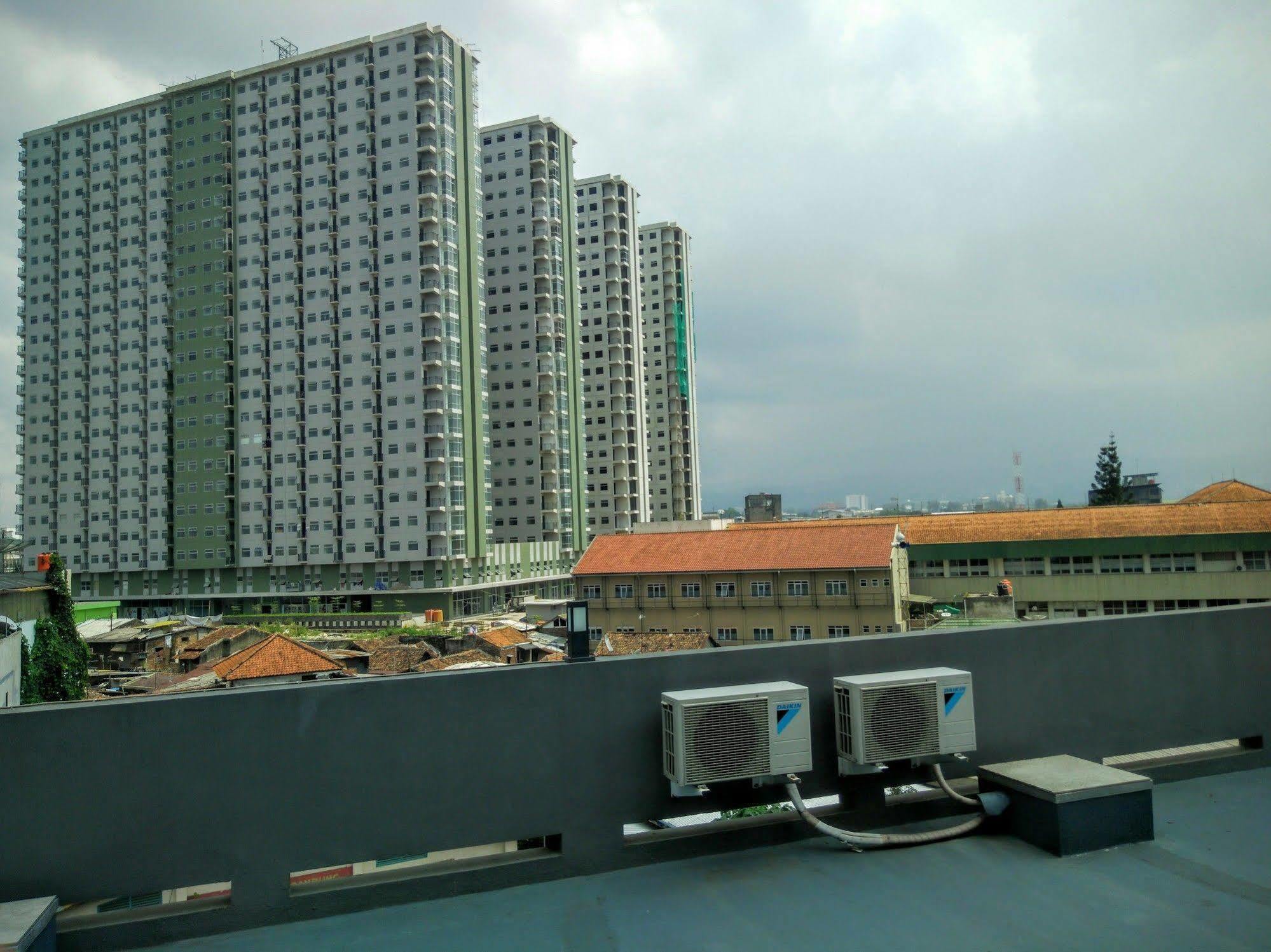 Sentra Inn Bandung Exterior photo