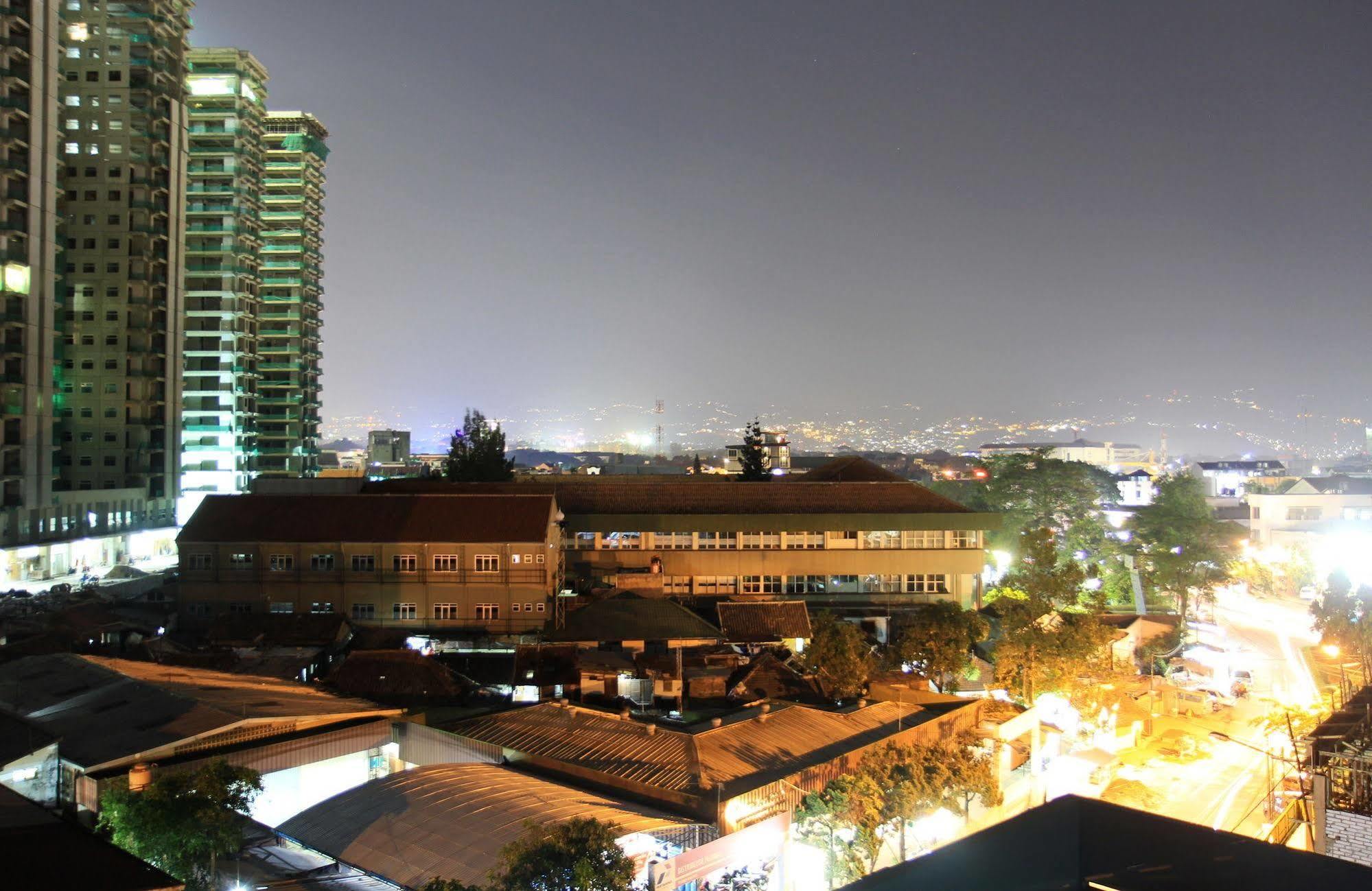 Sentra Inn Bandung Exterior photo